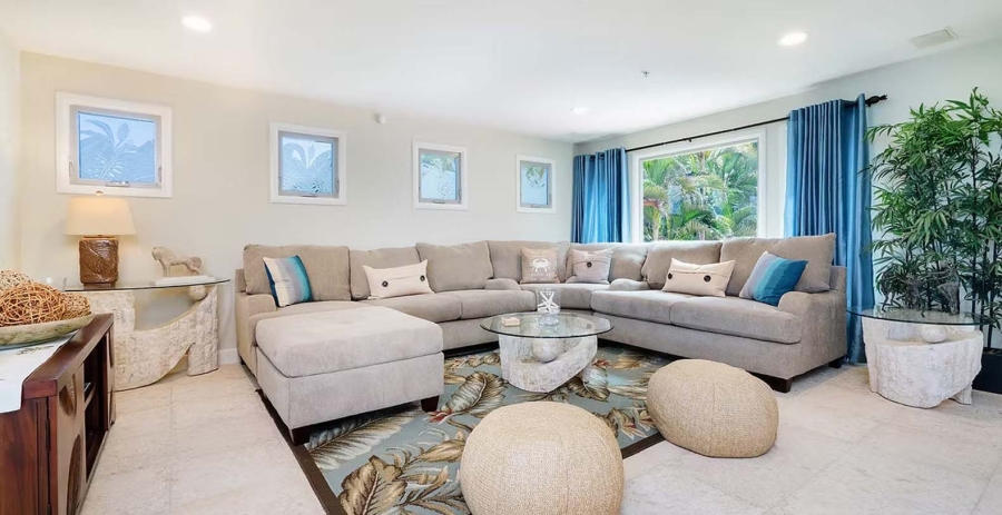 Royal Hawaiian Beachfront Estate Hawaii Vacation Villa - Oahu