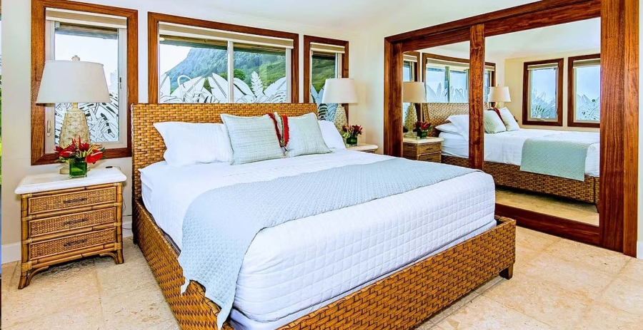 Royal Hawaiian Beachfront Estate Hawaii Vacation Villa - Oahu