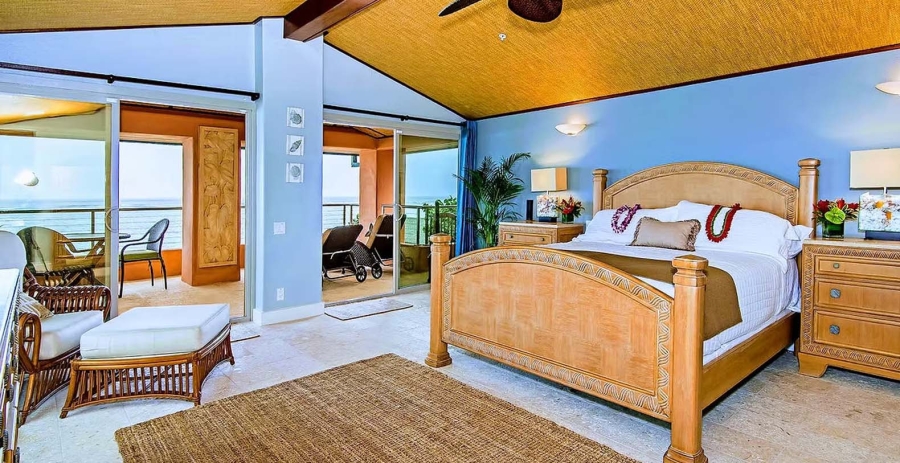 Royal Hawaiian Beachfront Estate Hawaii Vacation Villa - Oahu