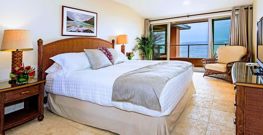 Royal Hawaiian Beachfront Estate Hawaii Vacation Villa - Oahu