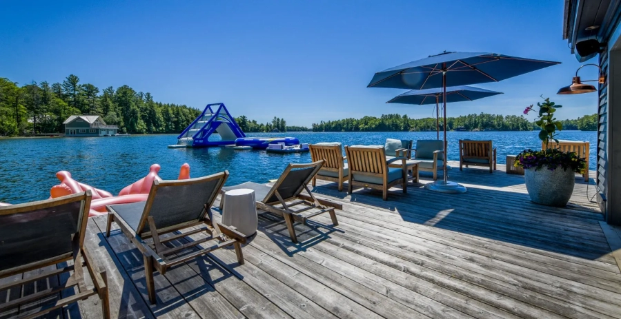 Lake Joe’s First Class  Vacation Villa - Ontario