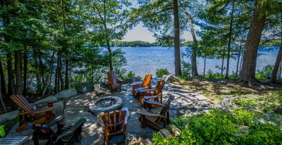 Lake Joe’s First Class  Vacation Villa - Ontario