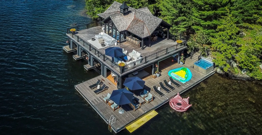 Lake Joe’s First Class  Vacation Villa - Ontario