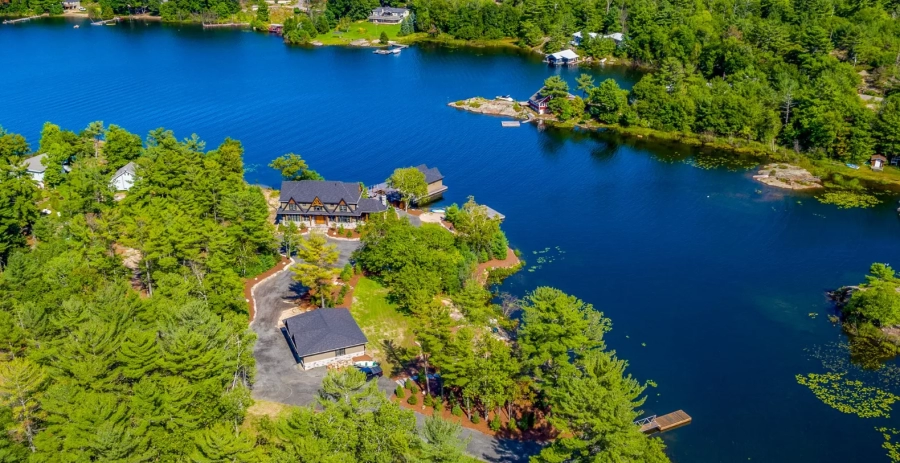 Lochside  Vacation Villa - Muskoka Lakes