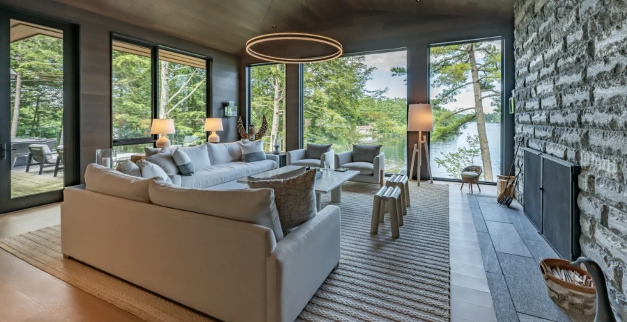 A Modern Moose Lodge  Vacation Villa - Ontario