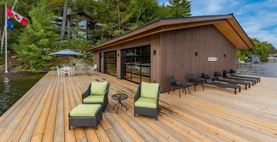 A Modern Moose Lodge  Vacation Villa - Ontario