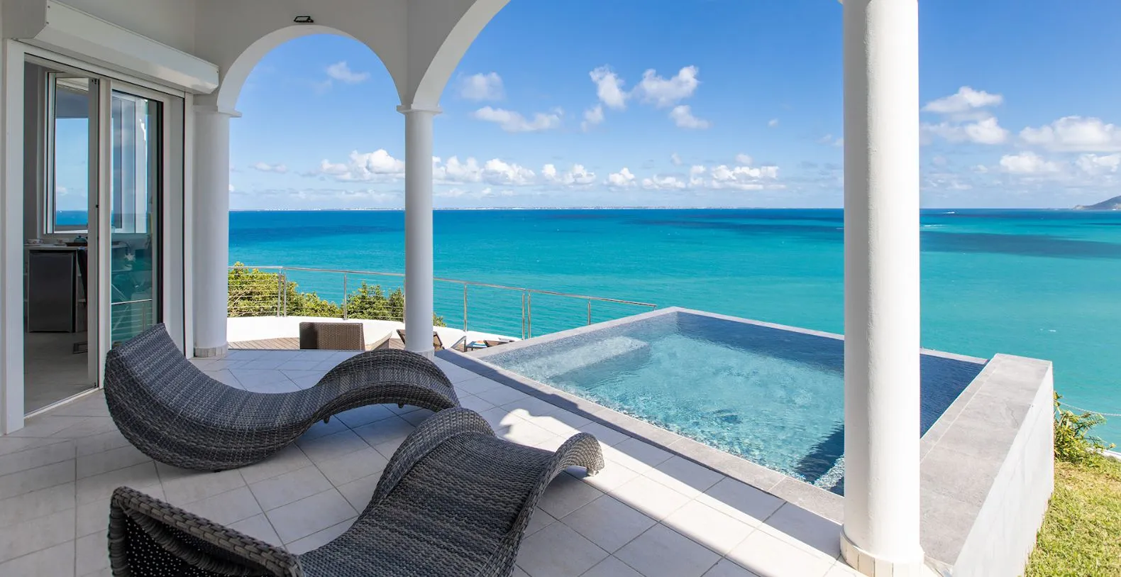 Villa Infinity Blue French Side Vacation Villa - Saint Martin