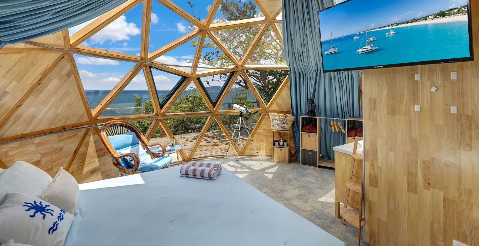 Villa Infinity Blue French Side Vacation Villa - Saint Martin