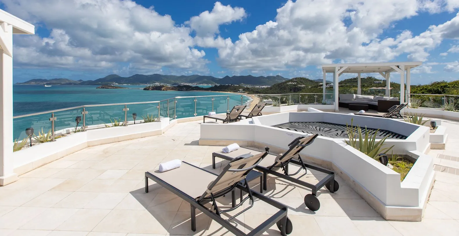 Villa Infinity Blue French Side Vacation Villa - Saint Martin