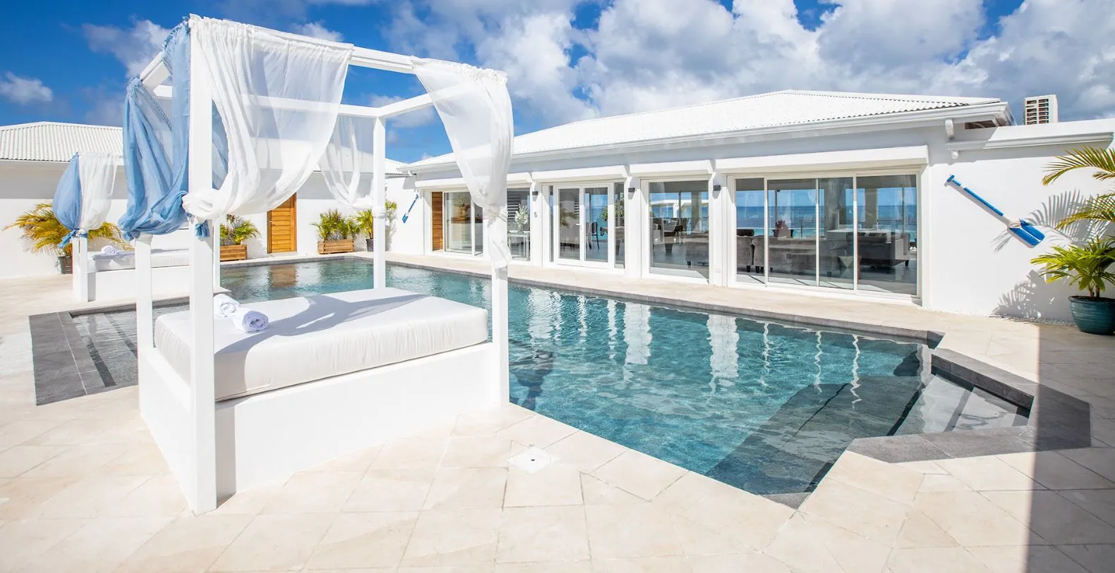 Villa Infinity Blue French Side Vacation Villa - Saint Martin