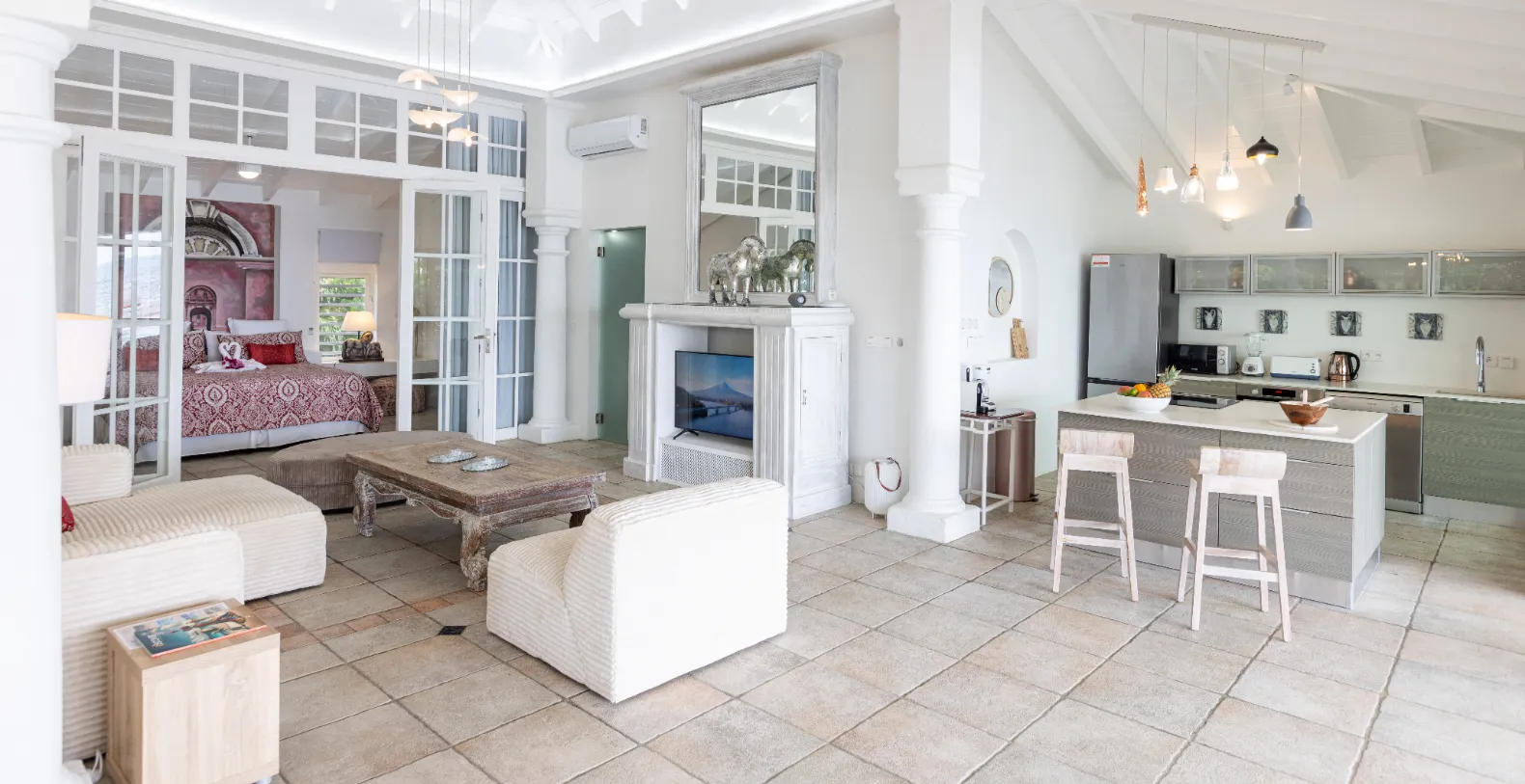 Villa La Perla Classic French Side Vacation Villa - Saint Martin