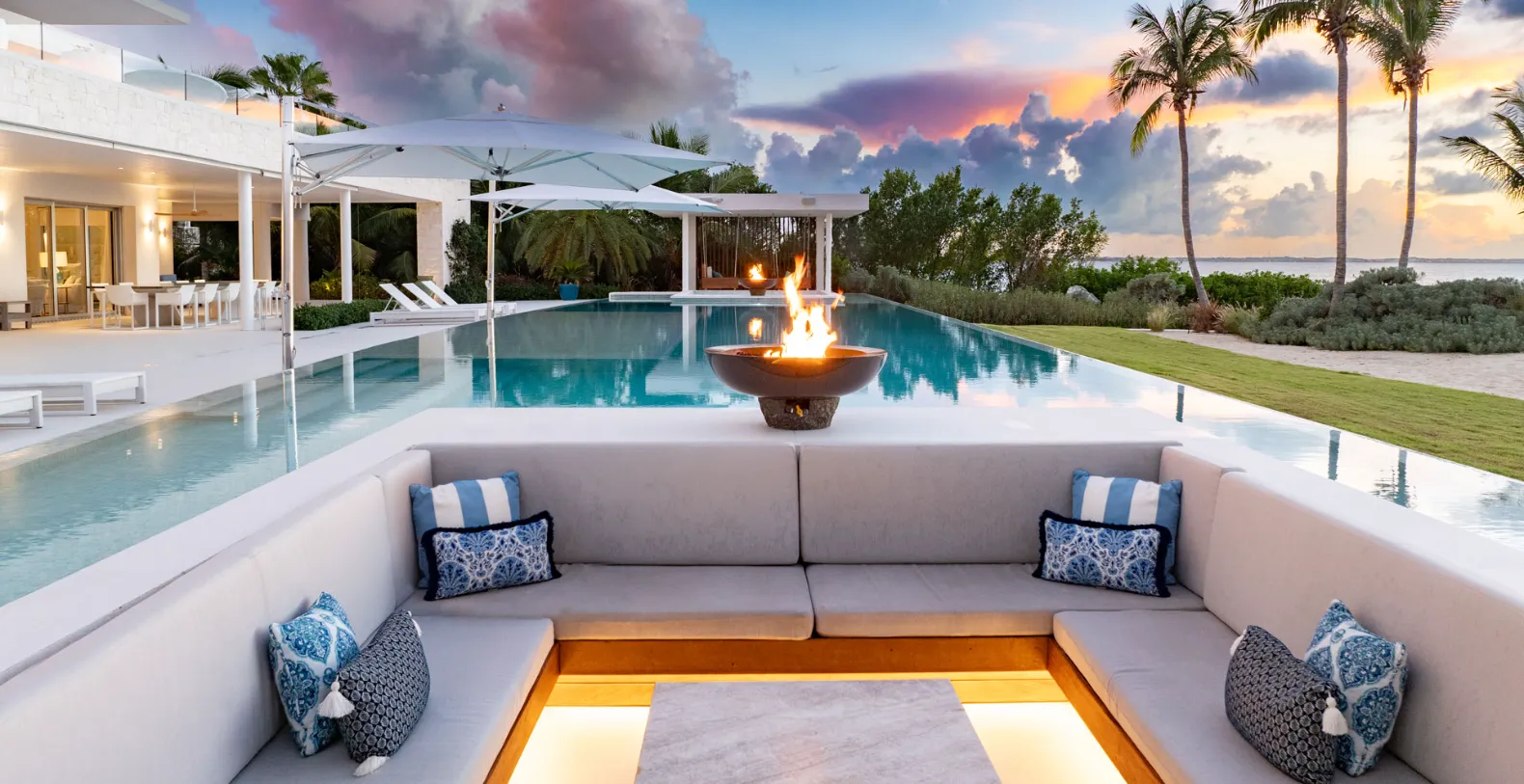 Sol E Mare Turks & Caicos Vacation Villa - Grace Bay