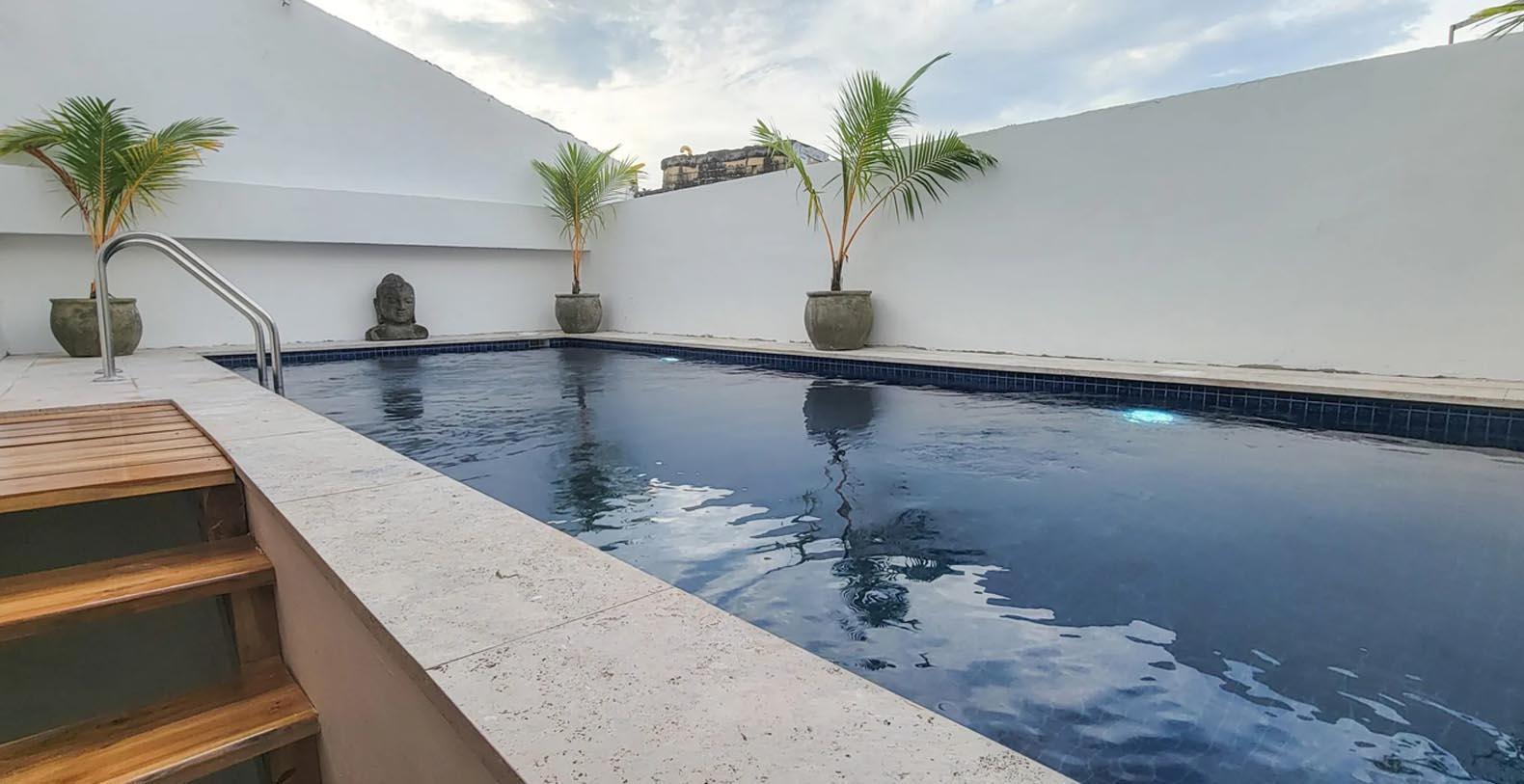 Oracle 16 Colombia Villa Rentals