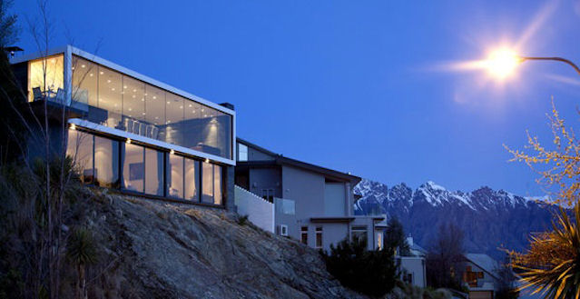 Cliffside Stunner Holiday Rental Queenstown Hill New Zealand