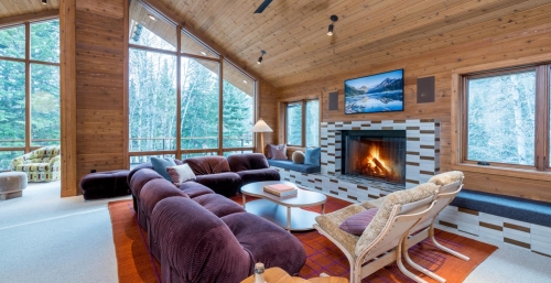 Retro River View Idaho Rental, Skiing Chalet